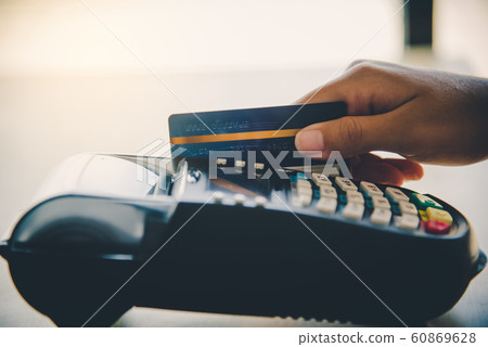 Paying by credit card , buying and selling Paying by credit card , buying and selling 60869628