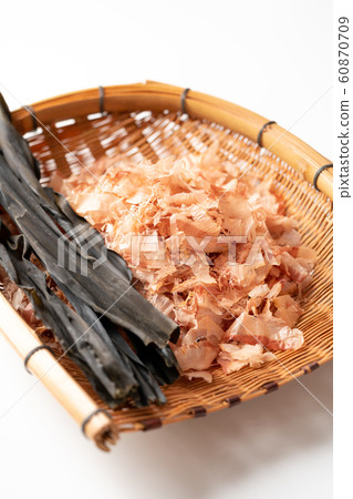 Kelp and bonito shavings Kelp and bonito shavings 60870709