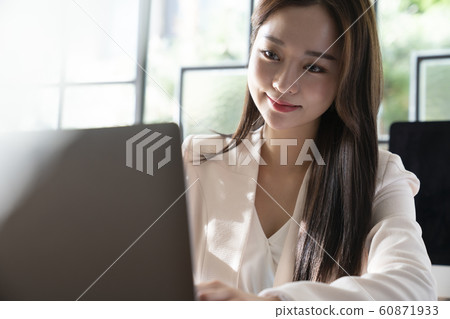 商務會議女人 60871933