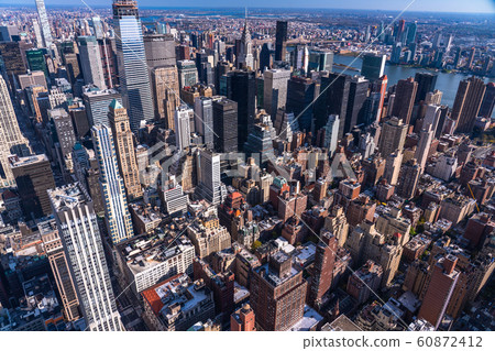 俯瞰曼哈頓中城的“紐約” 60872412