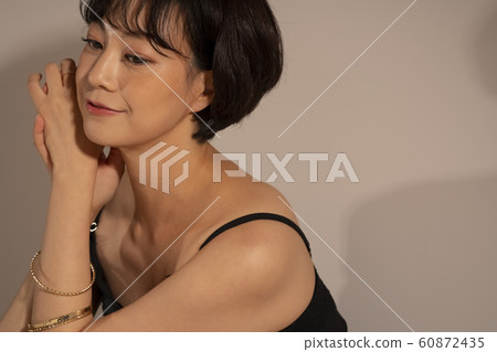 Woman beauty sexy 60872435