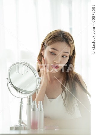 鏡子的美麗女人 鏡子的美麗女人 60872595