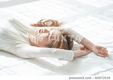 Relaxation bed white 60872630