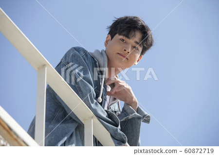 Sky rooftop 60872719