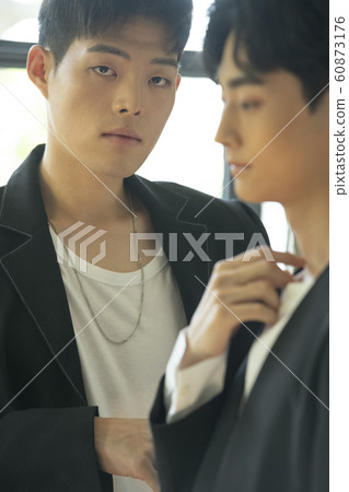 Fashion man beauty 60873176