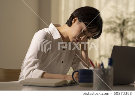 影子商務夜班 60873398