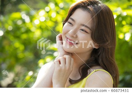 Beauty woman cosmetic 60873431