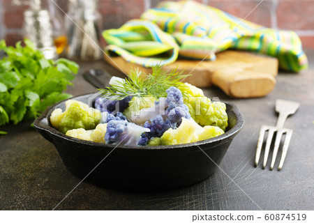 Coloured cauliflowers 60874519