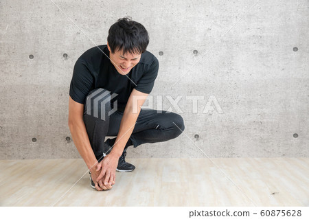 Man wearing sportswear Man wearing sportswear 60875628