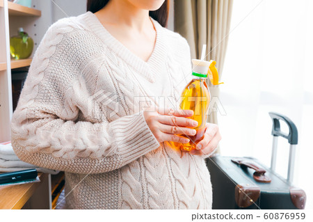 Preparation for hospitalization of pregnant women PET bottle straw cap 60876959