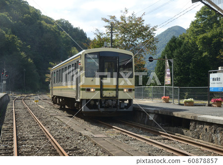 本地火車在賓果町站下車 本地火車在賓果町站下車 60878857