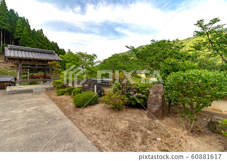 築林寺鐘樓與福知山城門 60881617