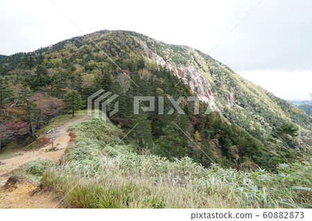 從近成山口看山溫泉 從近成山口看山溫泉 60882873