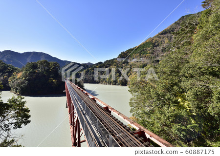[Shizuoka] Oku-oi Lake Station and Rainbow Bridge 60887175