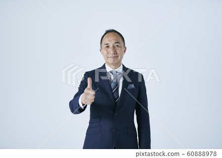 Senior businessman Senior businessman 60888978