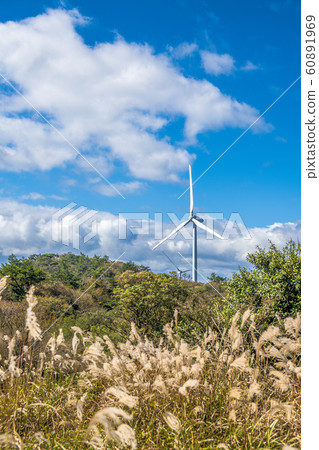 [秋天]青山高原風車 60891969