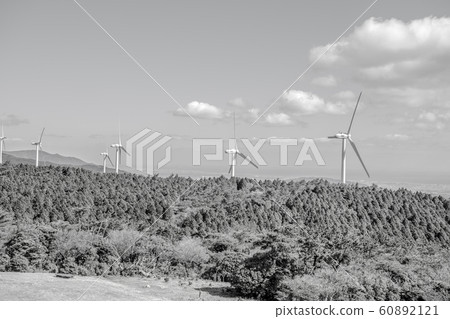 [棕褐色]青山高原風車@秋天 60892121