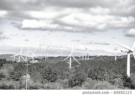 [棕褐色]青山高原風車@秋天 60892123