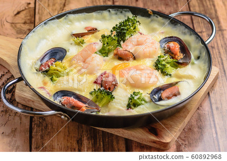 Seafood Gratin Seafood Gratin 60892968