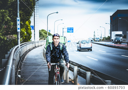 送餐人員 60893703