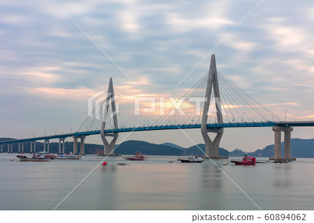 海 海 60894062