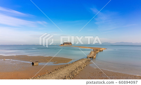 Sea 60894097