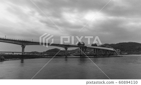 海 海 60894110