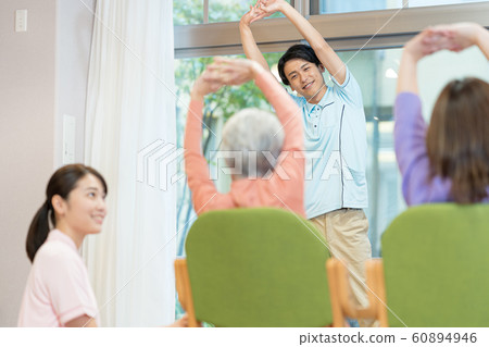 照顧者，養老院，體操 60894946