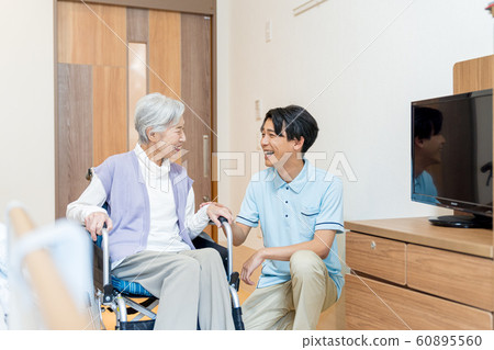 高級，護理院，看護人，輪椅 60895560