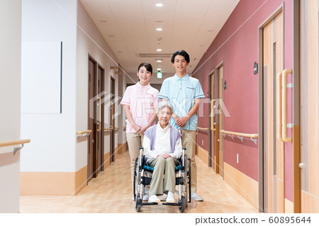 高級，護理院，看護人，輪椅 60895644