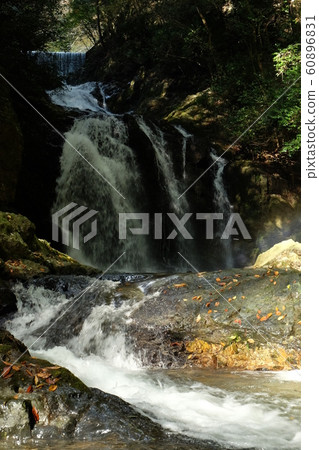 XE2 Four-stage waterfall 8 60896831