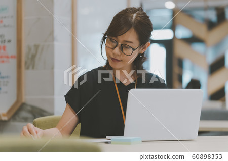 30年代的職業女性 60898353