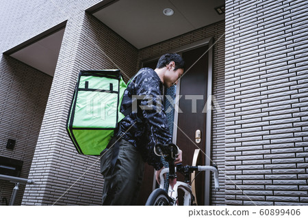 送餐人員 60899406