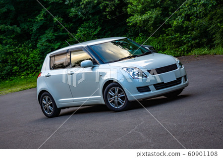 Holiday drive compact car domestic car white car Holiday drive compact car domestic car white car 60901108
