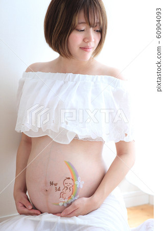 Maternity photo Maternity photo 60904093