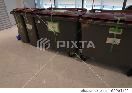 大視域彗星使用前的垃圾桶 60905135