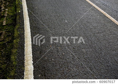 New asphalt texture with white line on road 60907017