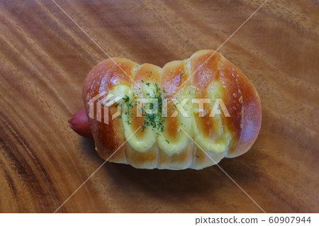 Wiener roll bread Wiener roll bread 60907944