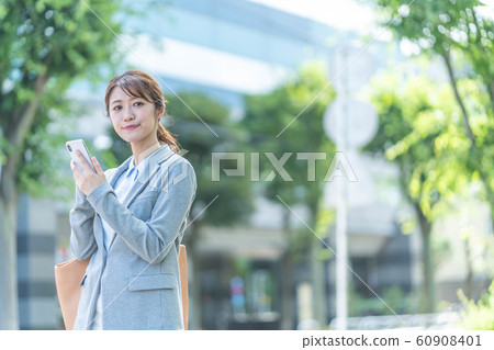 商業智能手機業務的女人 商業智能手機業務的女人 60908401