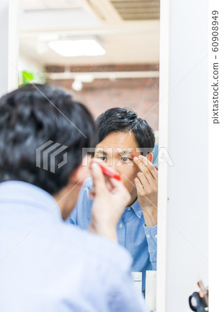 Men's makeup beauty Men's makeup beauty 60908949