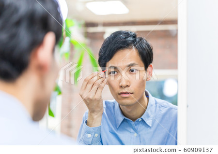 Men's makeup beauty 60909137