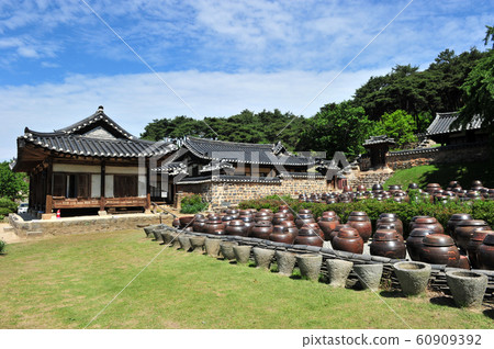 韓國忠清南道能山郡明治故居和長道台 韓國忠清南道能山郡明治故居和長道台 60909392