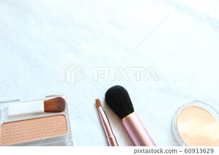 Makeup products, luxury brand cosmetics, department stores 60913629