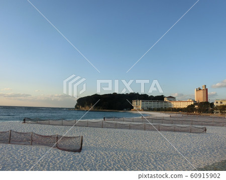 Winter in Shirarahama 60915902