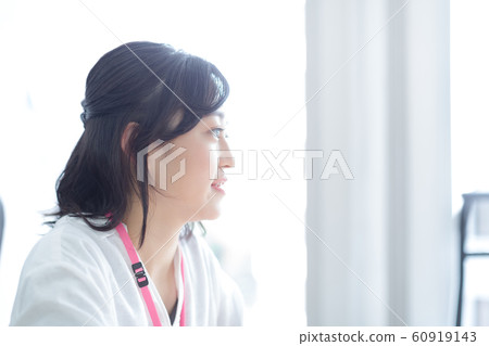 female, lady, woman 60919143
