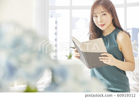 公司,辦公室,辦公室,建築物,房屋,辦公室工作人員,辦公室工作人員,專業人員,職業女性,女商人 公司,辦公室,辦公室,建築物,房屋,辦公室工作人員,辦公室工作人員,專業人員,職業女性,女商人 60919312