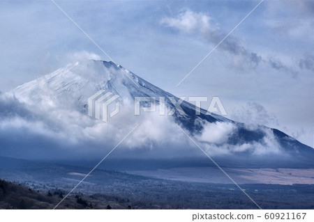 Mount Fuji and clouds Mount Fuji and clouds 60921167