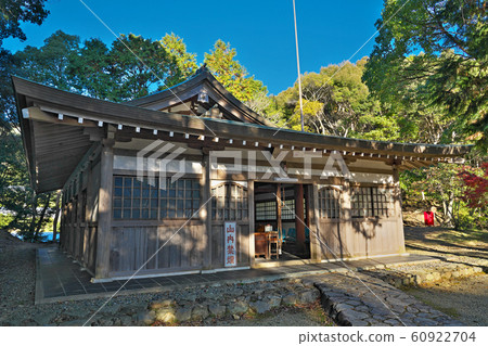 [Kokokuji Temple] In front of Ojimon in Yura-cho, Hidaka-gun, Wakayama 60922704