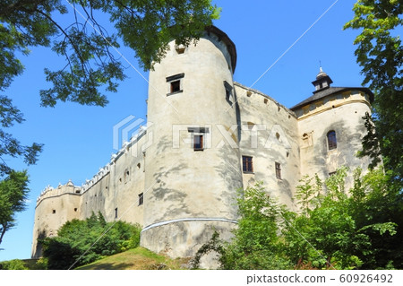 Niedzica castle in Poland Walls of old defence castle Niedzica in Poland 60926492