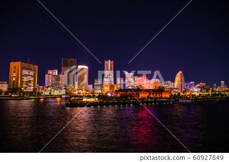 View of Yokohama cityscape in Japan Viewing Yokohama Minato Mirai 21 = December 27, 2019 View of Yokohama cityscape in Japan Viewing Yokohama Minato Mirai 21 = December 27, 2019 60927849